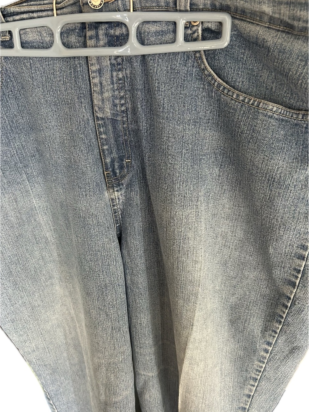 Gloria Vanderbilt Light Blue Capri jeans
